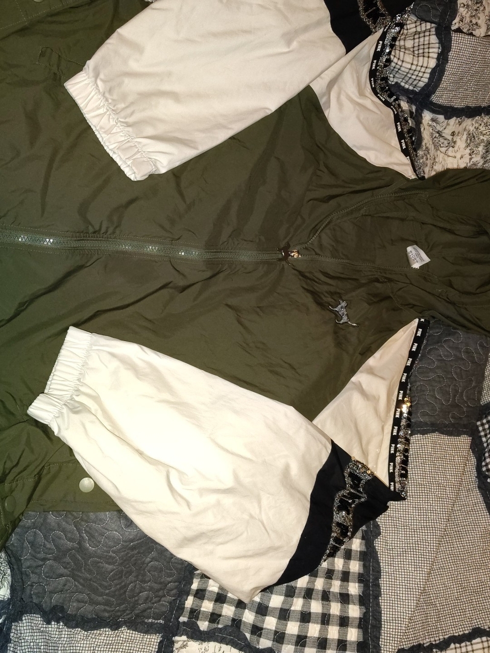 HTF VS Bling Windbreaker🤩